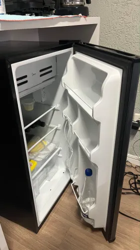 Frigobar inox 93L Midea