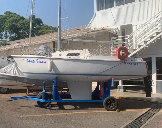 Veleiro pomar 19 no clube naval lindo!