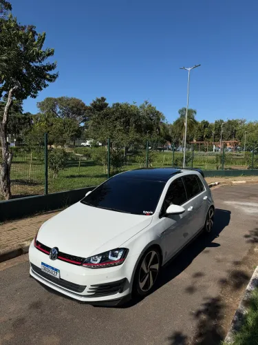 Volkswagen Golf Highline 1.4 TSI Total Flex Aut. 2017