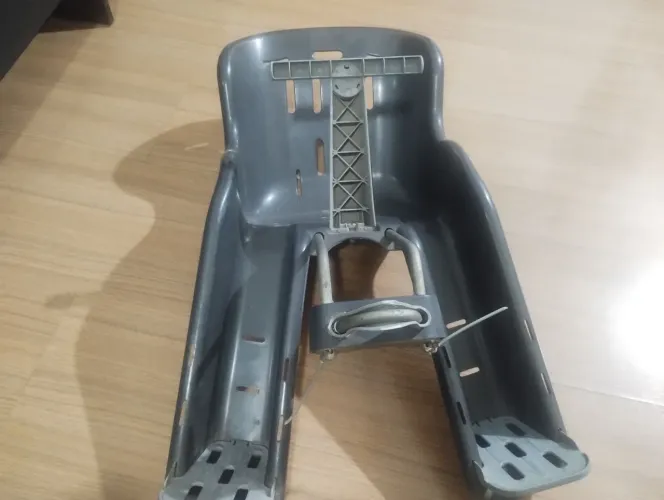 Vendo cadeirinha dianteira infantil de bicicleta