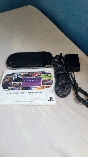 Vendo psp só falta a bateria ? funcionando tudo certinho com carregador original só card
