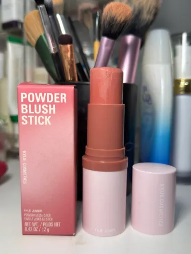 blush em bastão kylie cosmetics