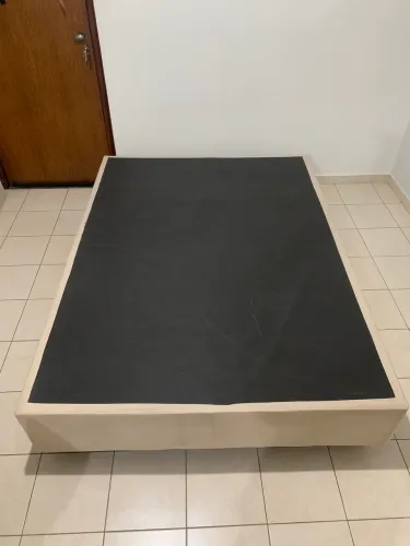 Vende cama 250$
