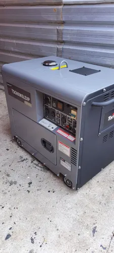 Gerador Toyama diesel cabinado 8 mil watts