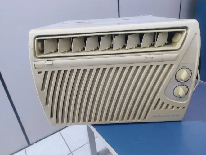 Ar-condicionado de janela Springer Carrier