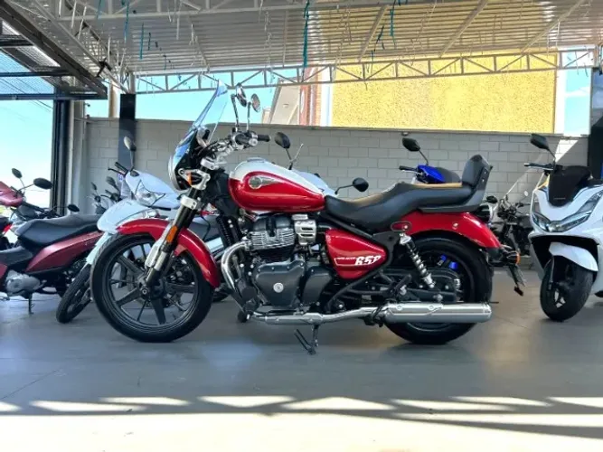 ROYAL ENFIELD - SUPER METEOR 650 2025