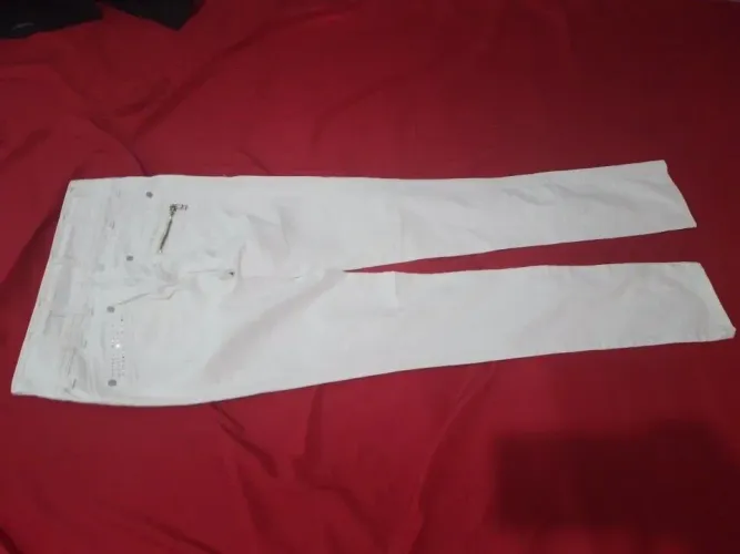Calça jeans feminina branca número 36