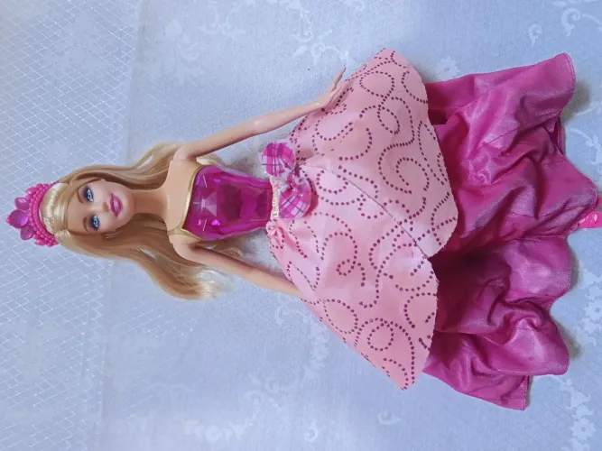 Boneca Barbie escola de princesas