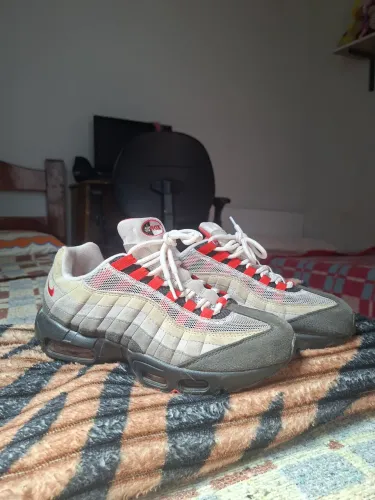 AIR MAX 95. SOLAR RED TAMANHO 38