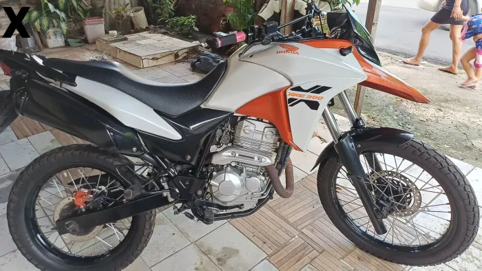 Xre 300 2014