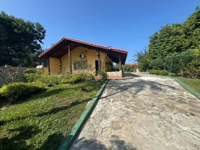 Chácara para Venda em Itanhaém, Umuarama, 5 dormitórios, 4 banheiros, 8 vagas