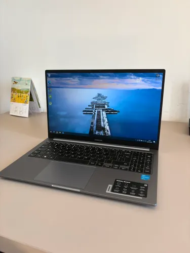 Notebook Samsung Galaxy Book4 Intel U300 (1.20 Ghz, até 4.4GHz, 8GB ram, 256GB SSD