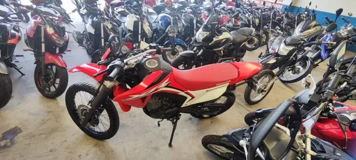 HONDA tornado 300L 0km vermelha 2025 Shalon veículos Cariacica 