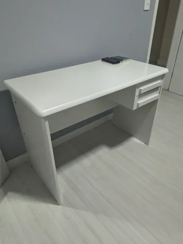 Mesa de escritório ou mesa de estudos