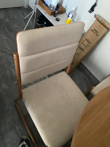 Mesa com 4 lugares 