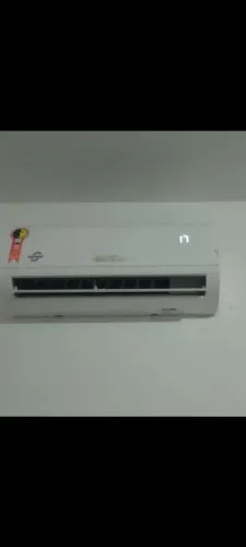 Ar condicionado 9.000 BTUs pouco tempo de uso.
