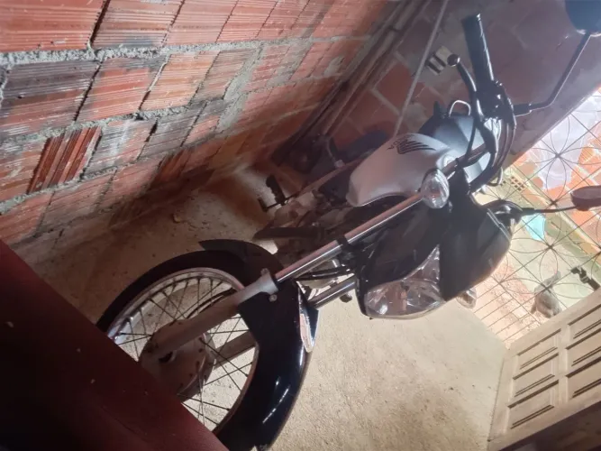 Start 160 muito boa de motor tudo de fábrica meu ZAP *40