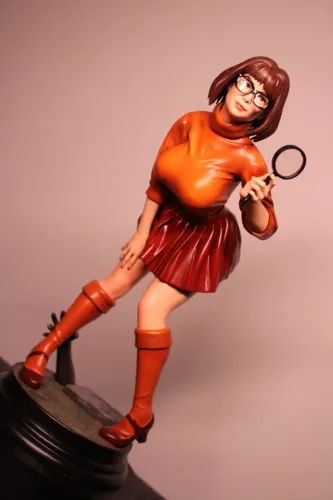 Figure Velma Scooby Doo estatua resina