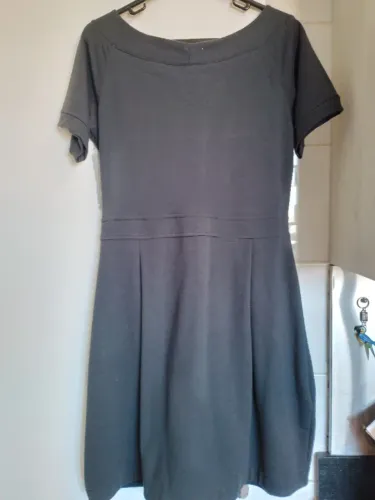 Vestido curto soltinho cinza