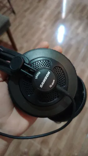Fone de ouvido de referência Samson sr850