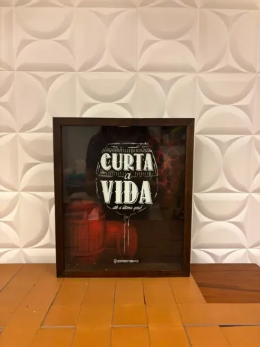 Quadro Porta-Rolhas de Vinho - Decoração Criativa