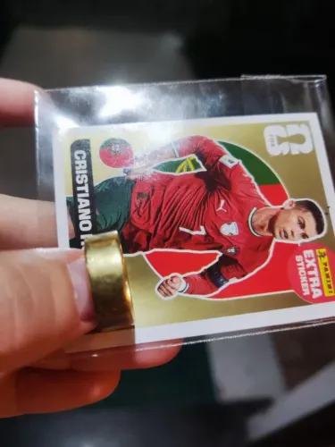 Figurinha Cristiano Ronaldo legend dourada