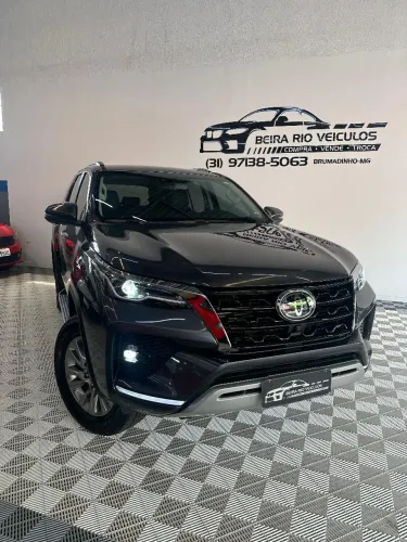 Toyota Hilux SW4 SRX 4X4 2.8 TDI 16V Dies. Aut. 2024