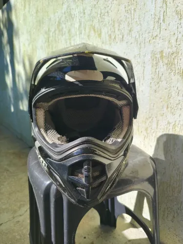 DESAPEGANDO Capacete Crossover X11