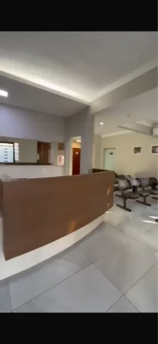 Alugam se área com salas comerciais