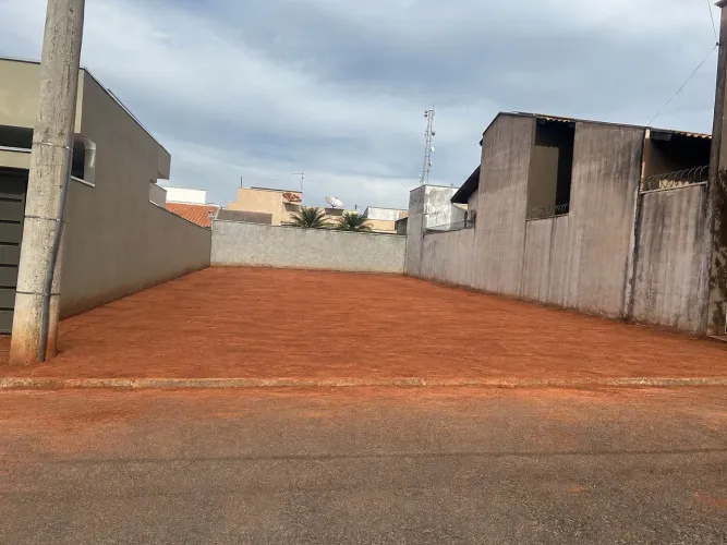 Vendo lote na cidade de Macaubal