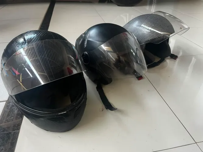 Capacetes seme novo