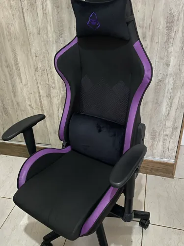 Cadeira gamer semi nova