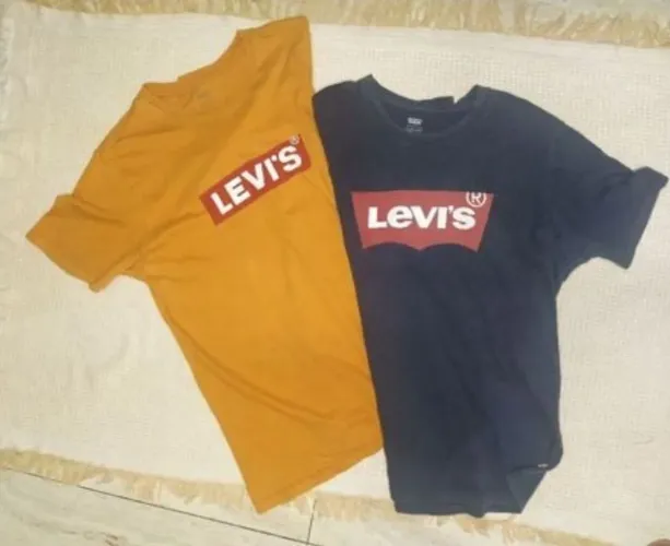 Camisetas levi's em dobro - tamanho M - 2 peças 