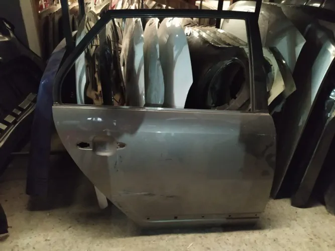 Porta Kia Carens 2008 2009 2010 2011