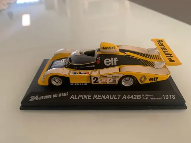 Miniatura Alpine Renault A442B