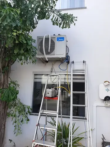 Técnico em refrigeração