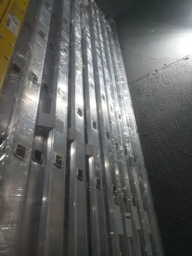 Escada Extensiva Tripla de Aluminio 7x3 = 21 Degraus