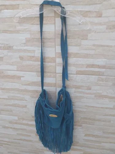 Bolsa de Couro camurça seminova da marca Antonela 