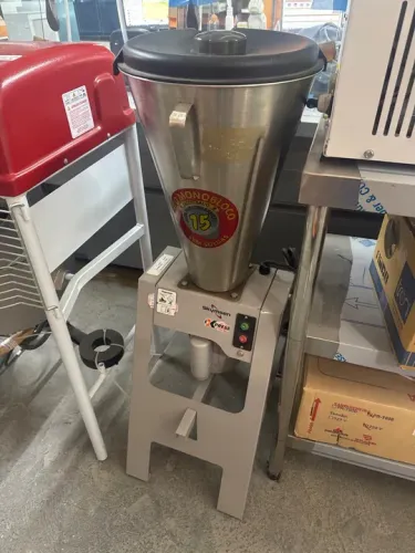 Liquidificador basculante 15 litros Skynsem baixa rotação