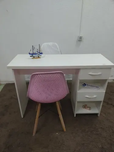 Mesa com Gavetas Nova 