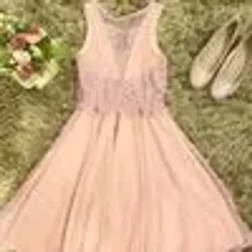 Vestido de festa debutante/adolescente, curto, cor rosa em lantejoulas - novíssimo , usado