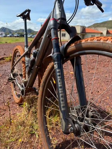 Bike GT 29 Susp Manitou Machete Canote retrátil