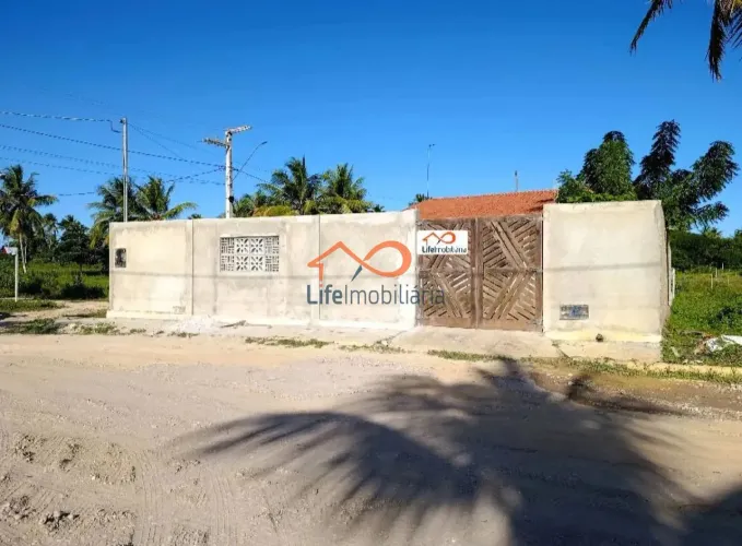 Casa à venda com 2/4 em Lagoa Redonda