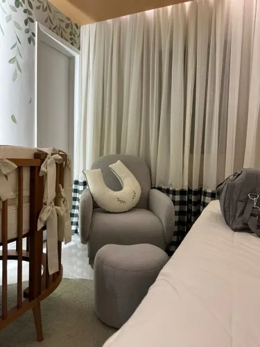 Poltrona amamentação modelo europeu 