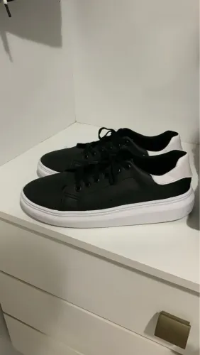 Tenis Casual de Couro 