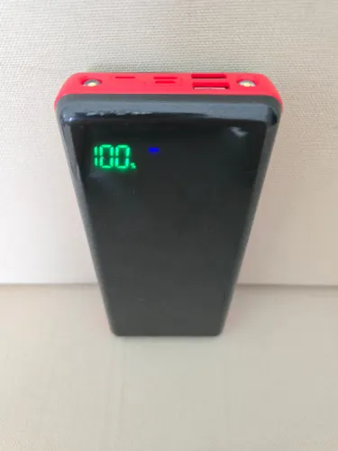 Power Bank 50000mah - 4 Cabos Embutidos - 2 entradas USB - Marca Japonesa