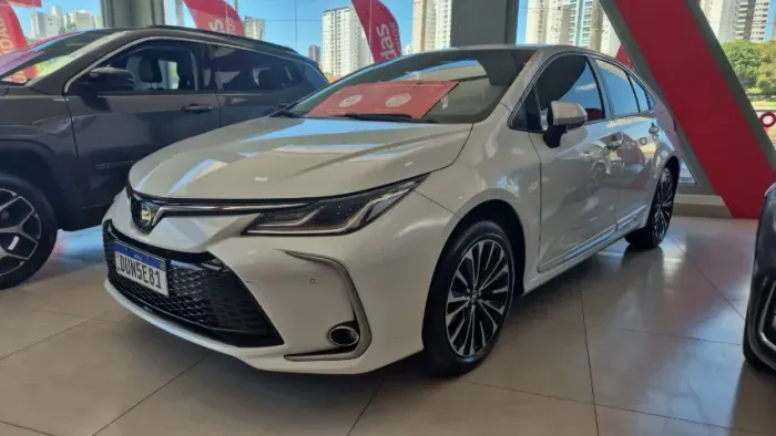Corolla Altis 2.0 Flex 2024 (33 mil km)