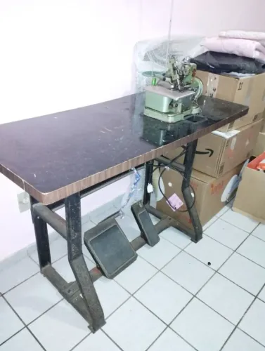 Máquina de Costura Semi Industrial 