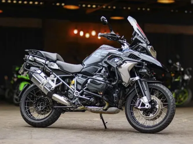BMW R 1250 GS Adventure Premium Triple Black 1250 cc 