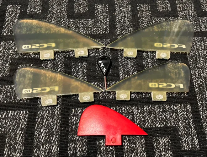 Quilhas Fcs Quad B5 Bonzer + Central Nubster Clear Vermelha